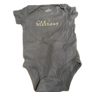 Like-New
CARTER'S 12 m first birthday onesie - Like-New